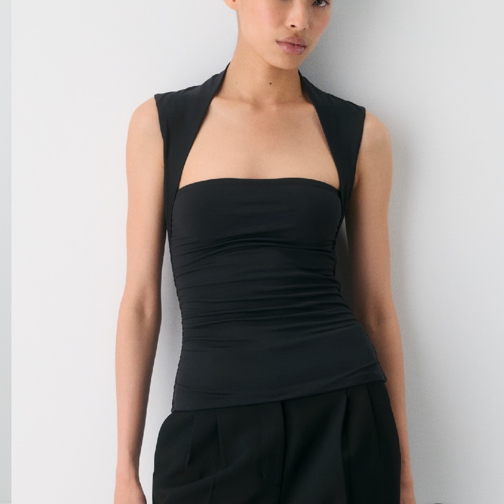 Aritzia Babaton Flourish Top